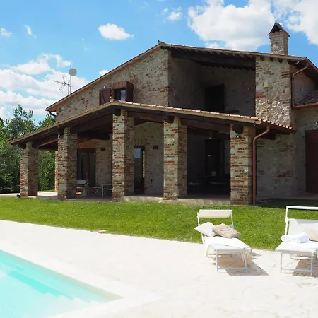 Hébergement de vacances Fuer 6 Personen Und 2 In San Venanzo, Ubrien Provinz Terni San Venanzo